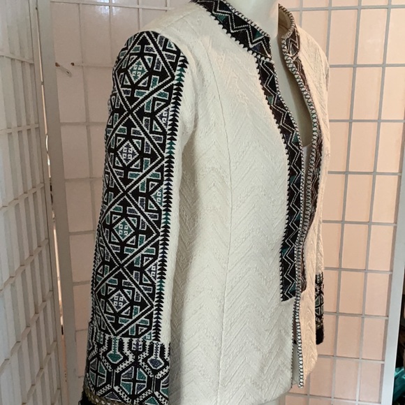 White Aztec Trim Jacket sz4 - Picture 2 of 9